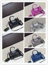 Picture of Balenciaga Handbags _SKUfw240124911fw
